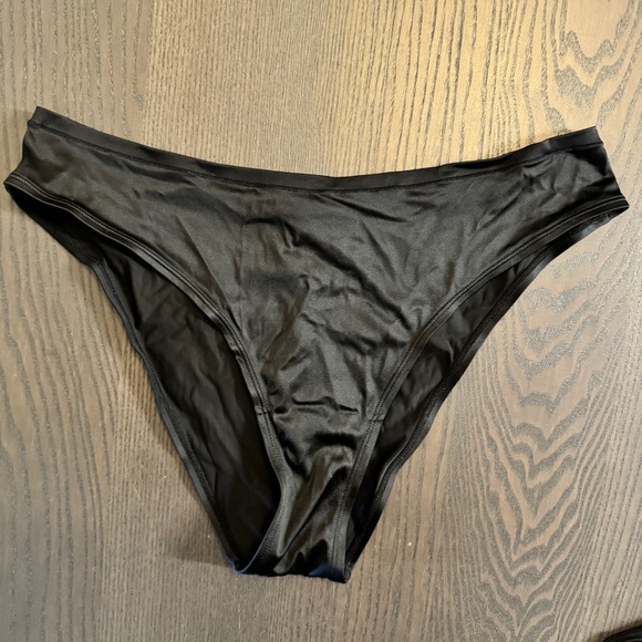 CUUP Triangle Bra Set in Black Satin - Picture 11 of 12